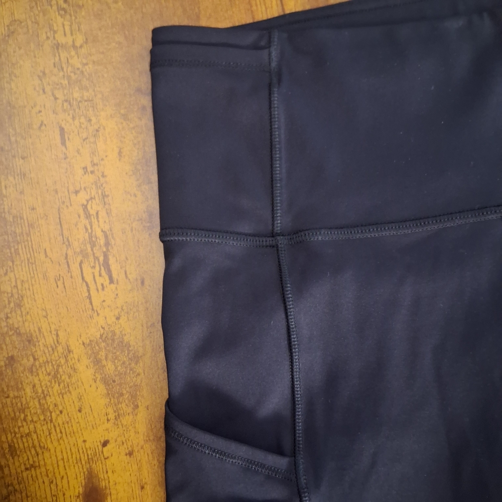 Lululemon Fast and Free High-Rise Shorts 10" Womens Size 4 - Black - - Picture 5 of 11
